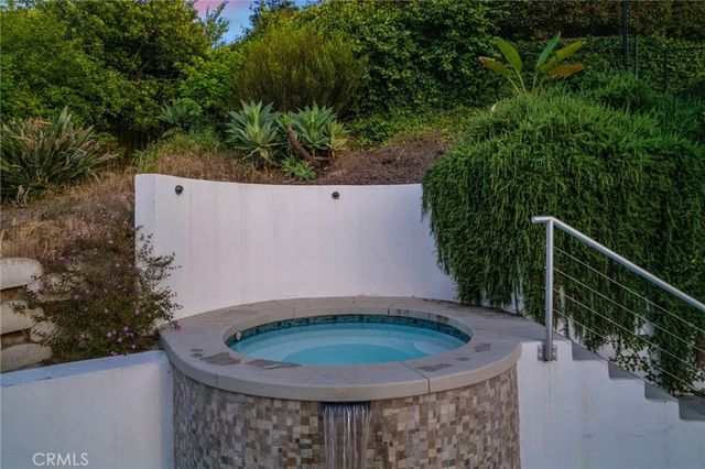 468 Sycamore Gln, Pasadena, CA 91105