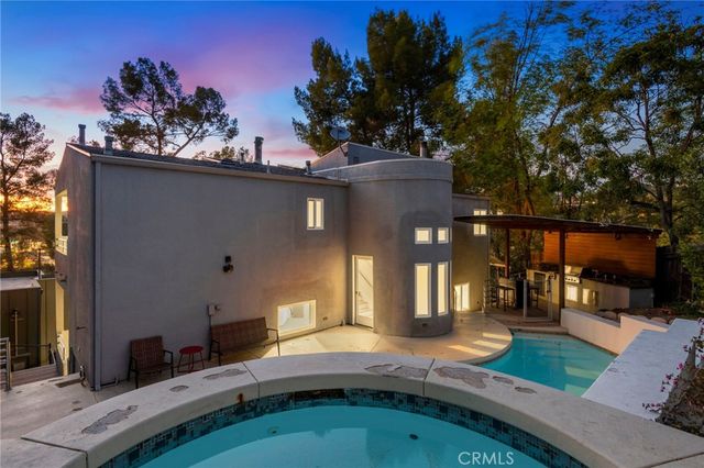 468 Sycamore Gln, Pasadena, CA 91105