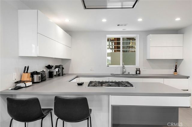 468 Sycamore Gln, Pasadena, CA 91105