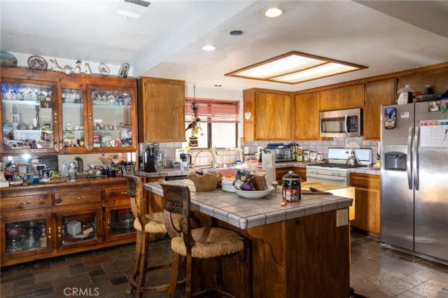 1815 Hilltop, Colton, CA 92324