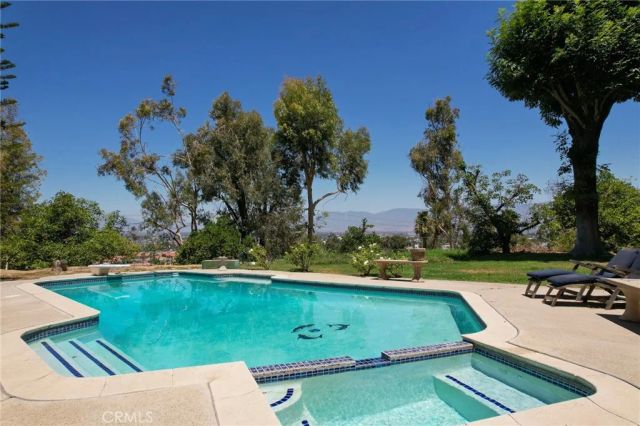 1815 Hilltop, Colton, CA 92324
