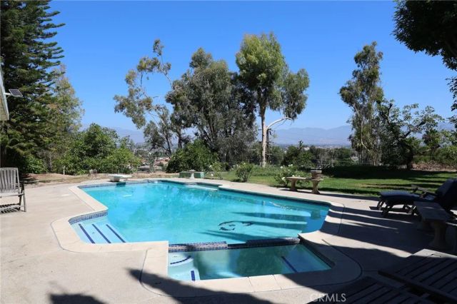 1815 Hilltop, Colton, CA 92324