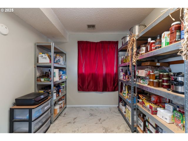 251 ALLENDALE Dr, St Helens, OR 97051
