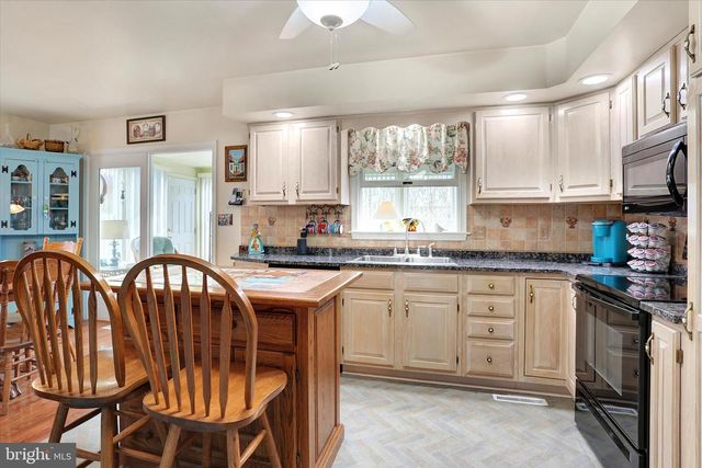 65 PINE RIDGE CIR, Enola, PA 17025
