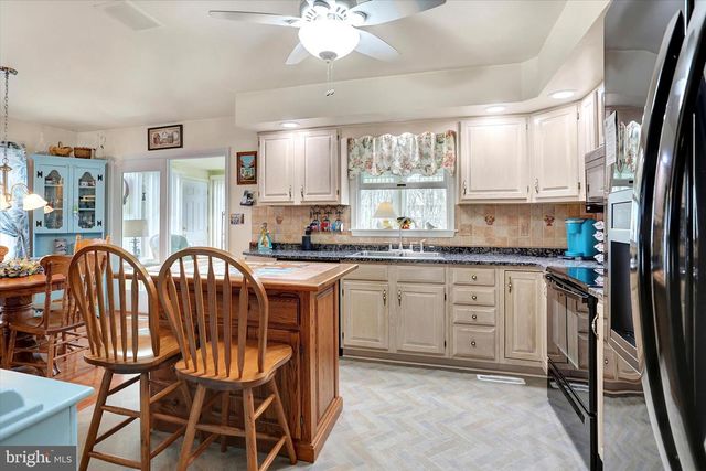 65 PINE RIDGE CIR, Enola, PA 17025