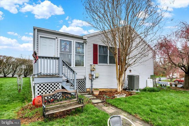 65 PINE RIDGE CIR, Enola, PA 17025