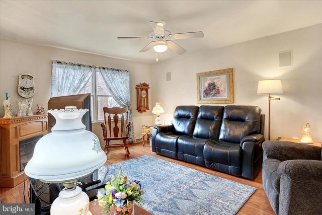 65 PINE RIDGE CIR, Enola, PA 17025