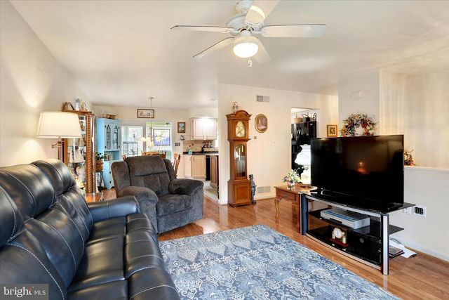 65 PINE RIDGE CIR, Enola, PA 17025