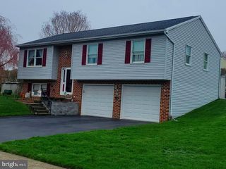 65 PINE RIDGE CIR, Enola, PA 17025