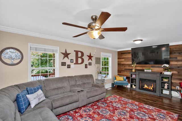1851 Jordan Rd, Chapmansboro, TN 37035
