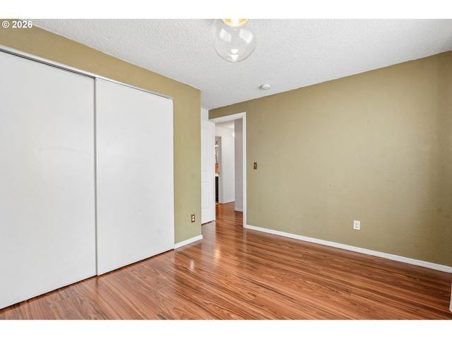1511 Ne ROSA PARKS Way, Portland, OR 97211