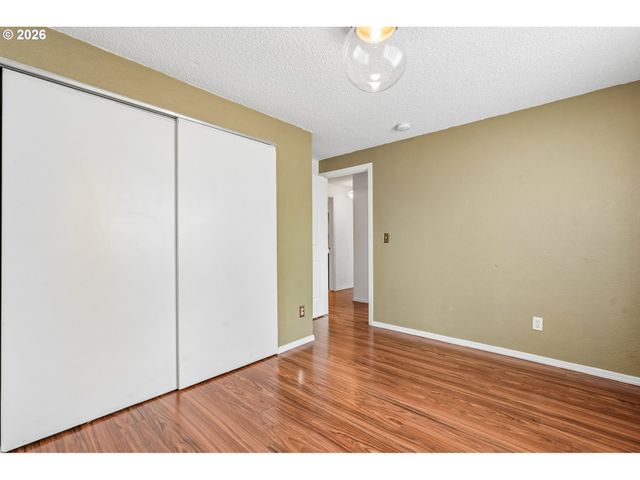 1511 Ne ROSA PARKS Way, Portland, OR 97211