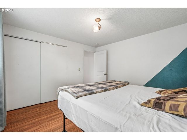 1511 Ne ROSA PARKS Way, Portland, OR 97211