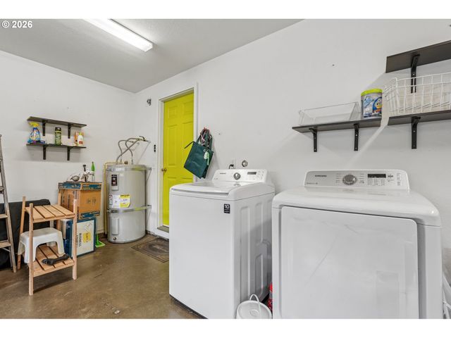 1511 Ne ROSA PARKS Way, Portland, OR 97211
