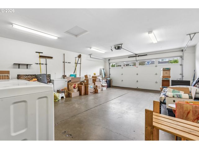 1511 Ne ROSA PARKS Way, Portland, OR 97211