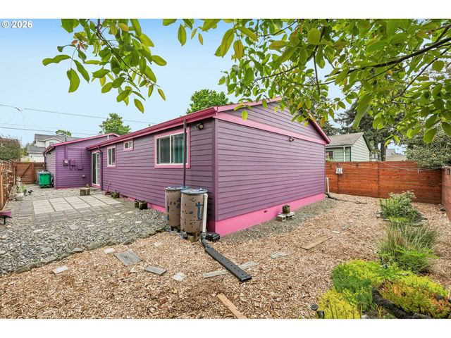 1511 Ne ROSA PARKS Way, Portland, OR 97211