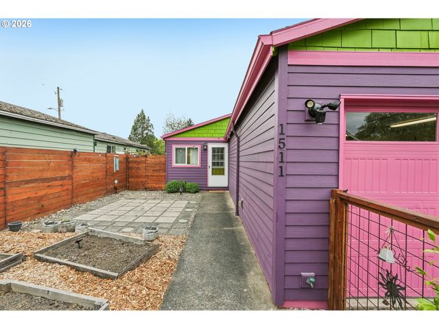 1511 Ne ROSA PARKS Way, Portland, OR 97211