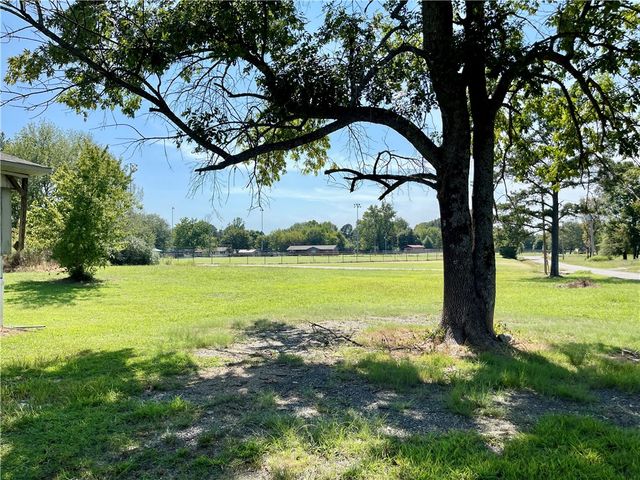 607 W 7th Street, Plainview, AR 72857