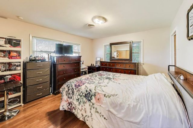 8760 N Oketo Avenue, Niles, IL 60714