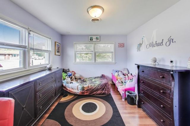 8760 N Oketo Avenue, Niles, IL 60714