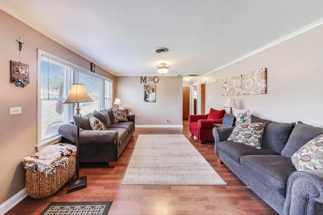 8760 N Oketo Avenue, Niles, IL 60714