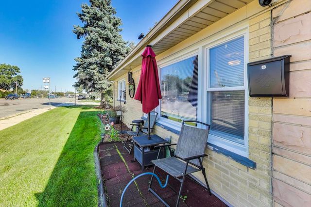 8760 N Oketo Avenue, Niles, IL 60714