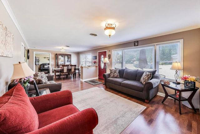 8760 N Oketo Avenue, Niles, IL 60714