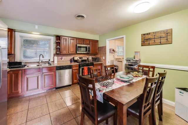 8760 N Oketo Avenue, Niles, IL 60714