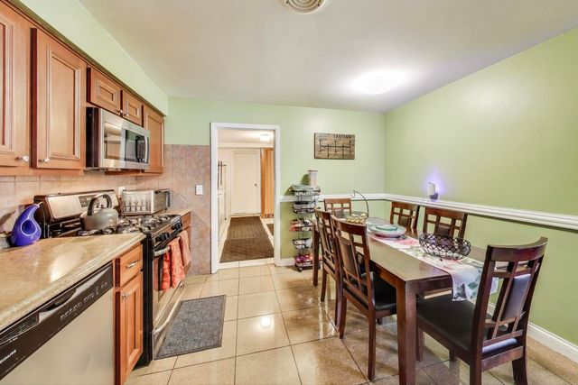 8760 N Oketo Avenue, Niles, IL 60714