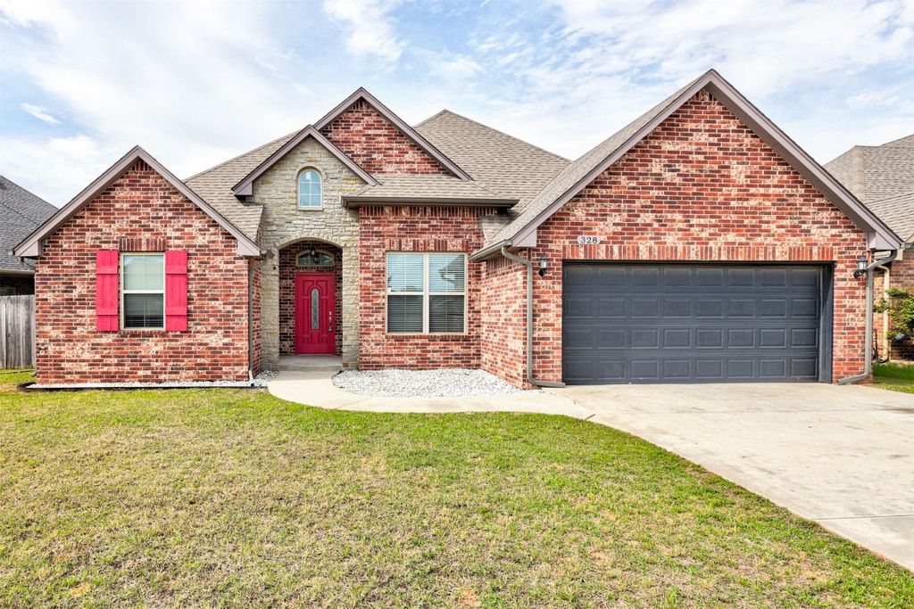 328 Stoneridge Drive, Moore, OK 73160
