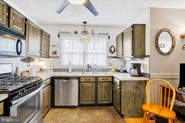27 JEAN LO WAY, York, PA 17406