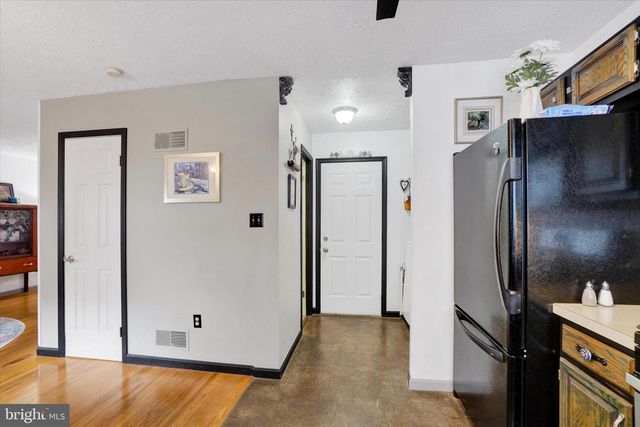 27 JEAN LO WAY, York, PA 17406