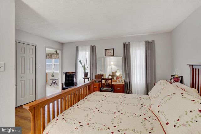 27 JEAN LO WAY, York, PA 17406
