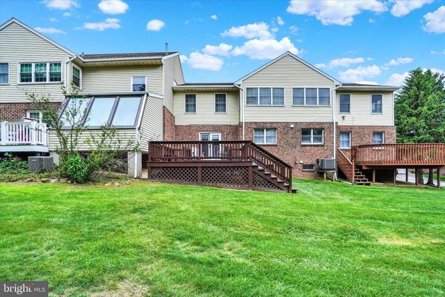 27 JEAN LO WAY, York, PA 17406