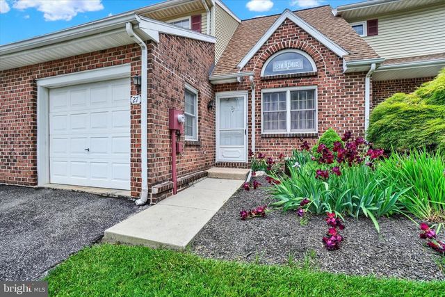 27 JEAN LO WAY, York, PA 17406