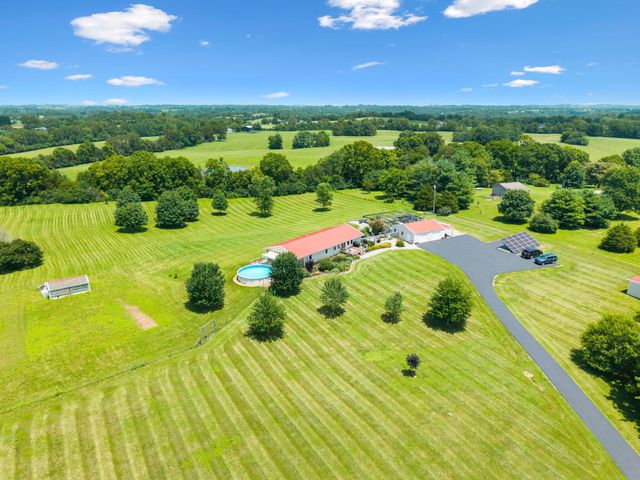 849 Paradise Camp Road, Harrodsburg, KY 40330