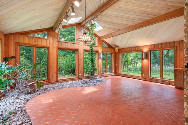22 Eagle Ridge Road, North Oaks, MN 55127