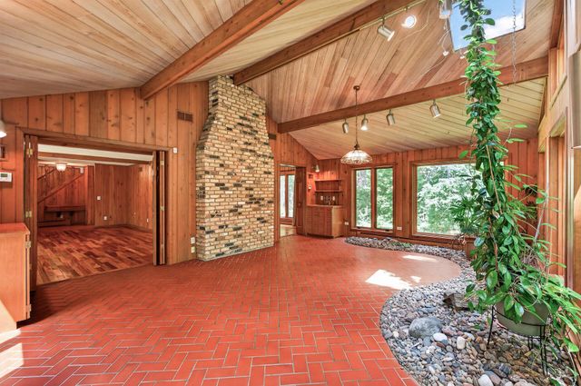 22 Eagle Ridge Road, North Oaks, MN 55127
