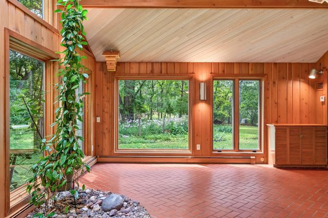 22 Eagle Ridge Road, North Oaks, MN 55127