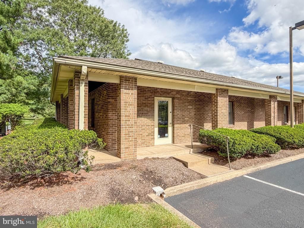 4-SUITE 18 TERRY DR #SUITE 18, NEWTOWN, PA 18940 — photo 3