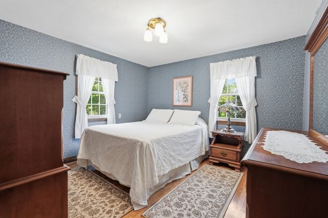 28 Northway Dr, Springfield, MA 01119