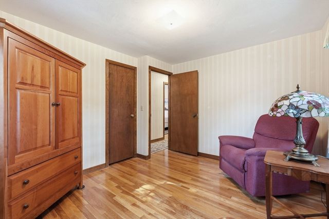 28 Northway Dr, Springfield, MA 01119