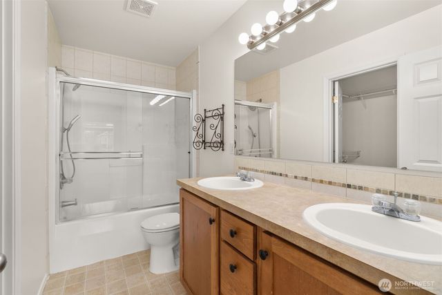 18313 111th Avenue Ct E, Puyallup, WA 98374