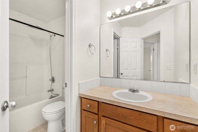 18313 111th Avenue Ct E, Puyallup, WA 98374