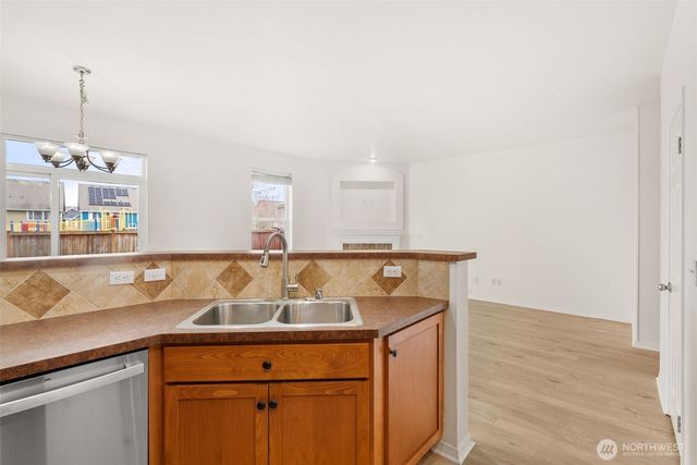 18313 111th Avenue Ct E, Puyallup, WA 98374