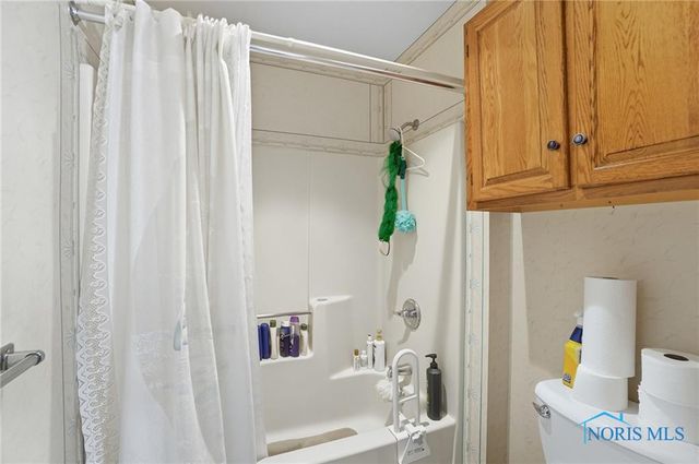 237 Brooke Drive, Oregon, OH 43616