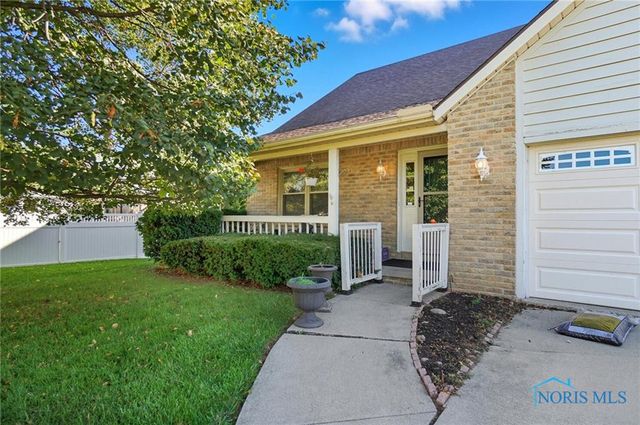 237 Brooke Drive, Oregon, OH 43616