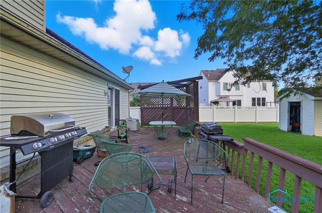 237 Brooke Drive, Oregon, OH 43616