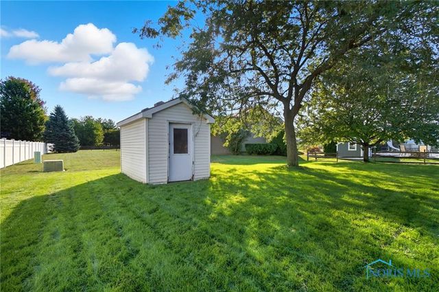 237 Brooke Drive, Oregon, OH 43616