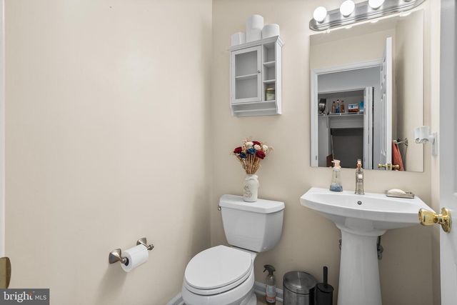 1536 JOHN ADAMS CT, Mays Landing, NJ 08330